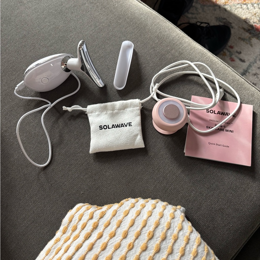 Solawave Skincare Device + extra infrared tool!